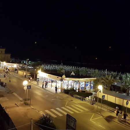 Hotel Bonaria ريميني المظهر الخارجي الصورة