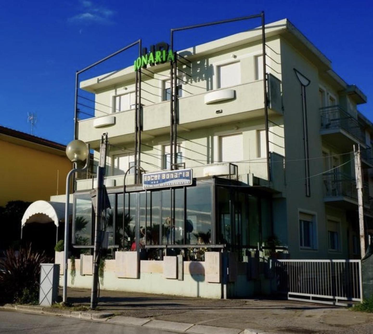 Hotel Bonaria ريميني المظهر الخارجي الصورة