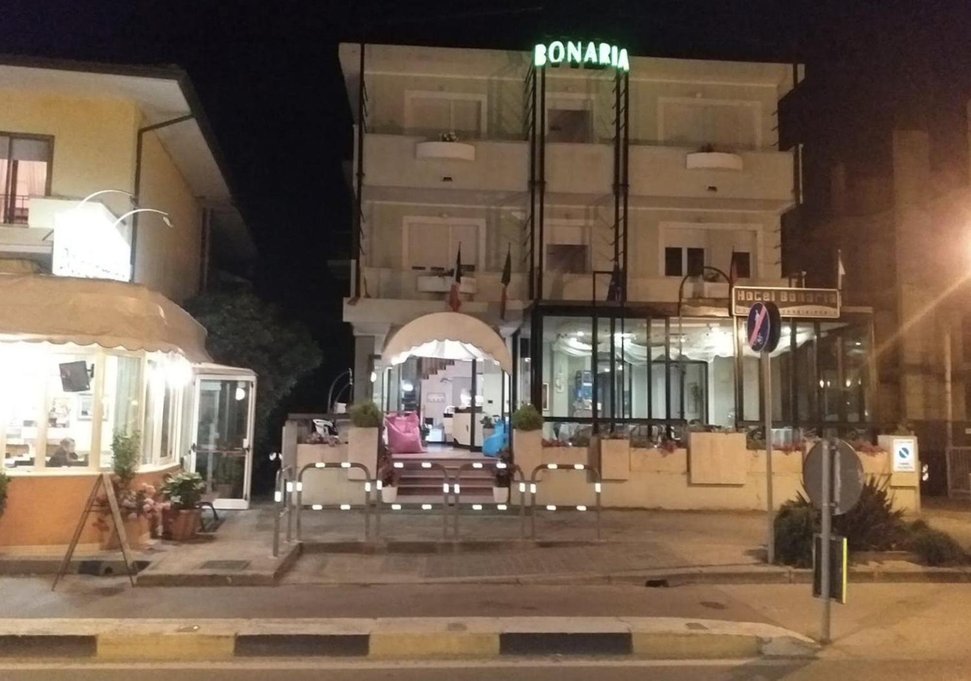 Hotel Bonaria ريميني المظهر الخارجي الصورة
